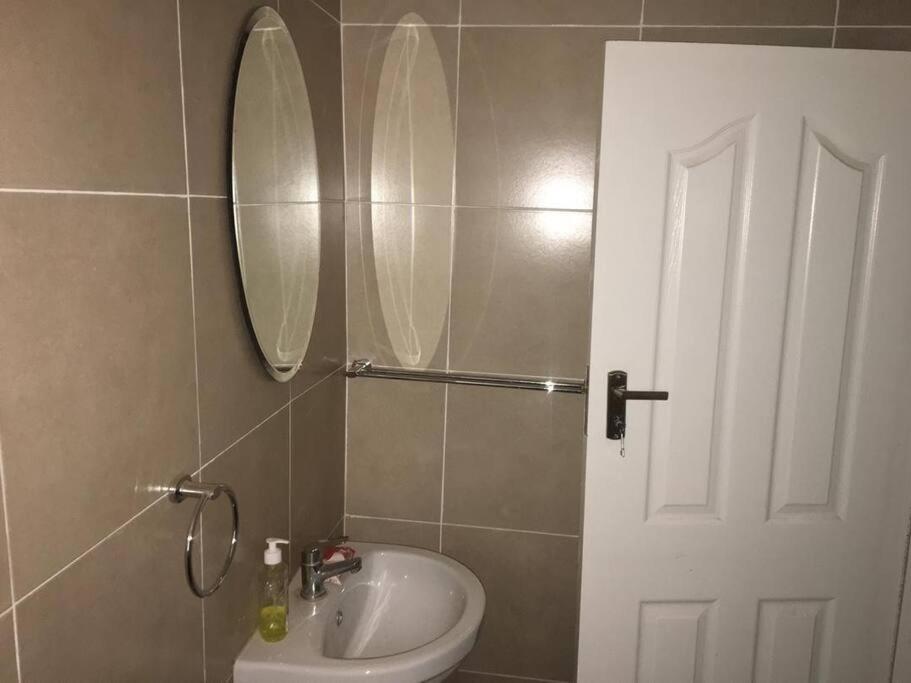 Spacious Zamtel Flat Lusaka Bagian luar foto