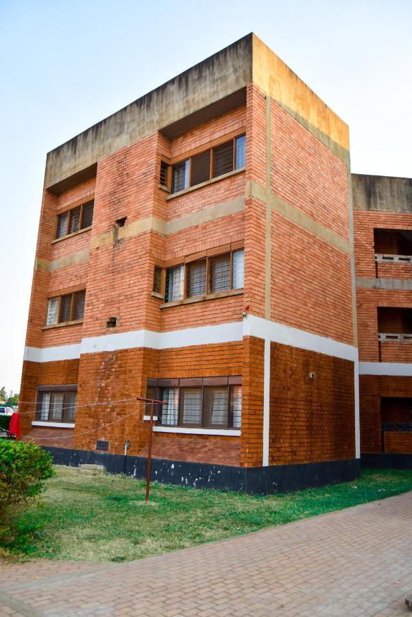 Spacious Zamtel Flat Lusaka Bagian luar foto